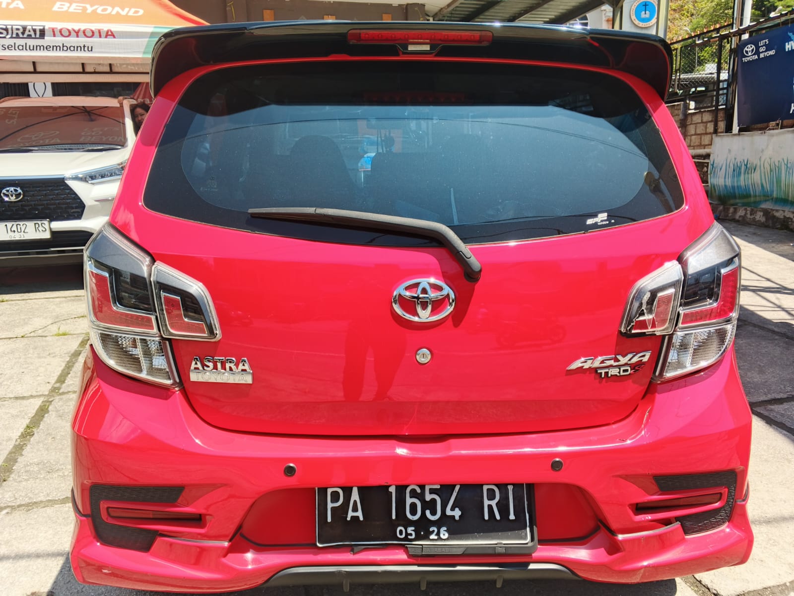gambar besar 10